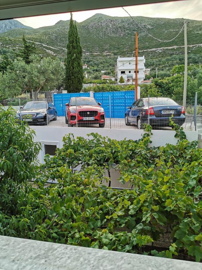 Orange Guest House Dhermi Bagian luar foto