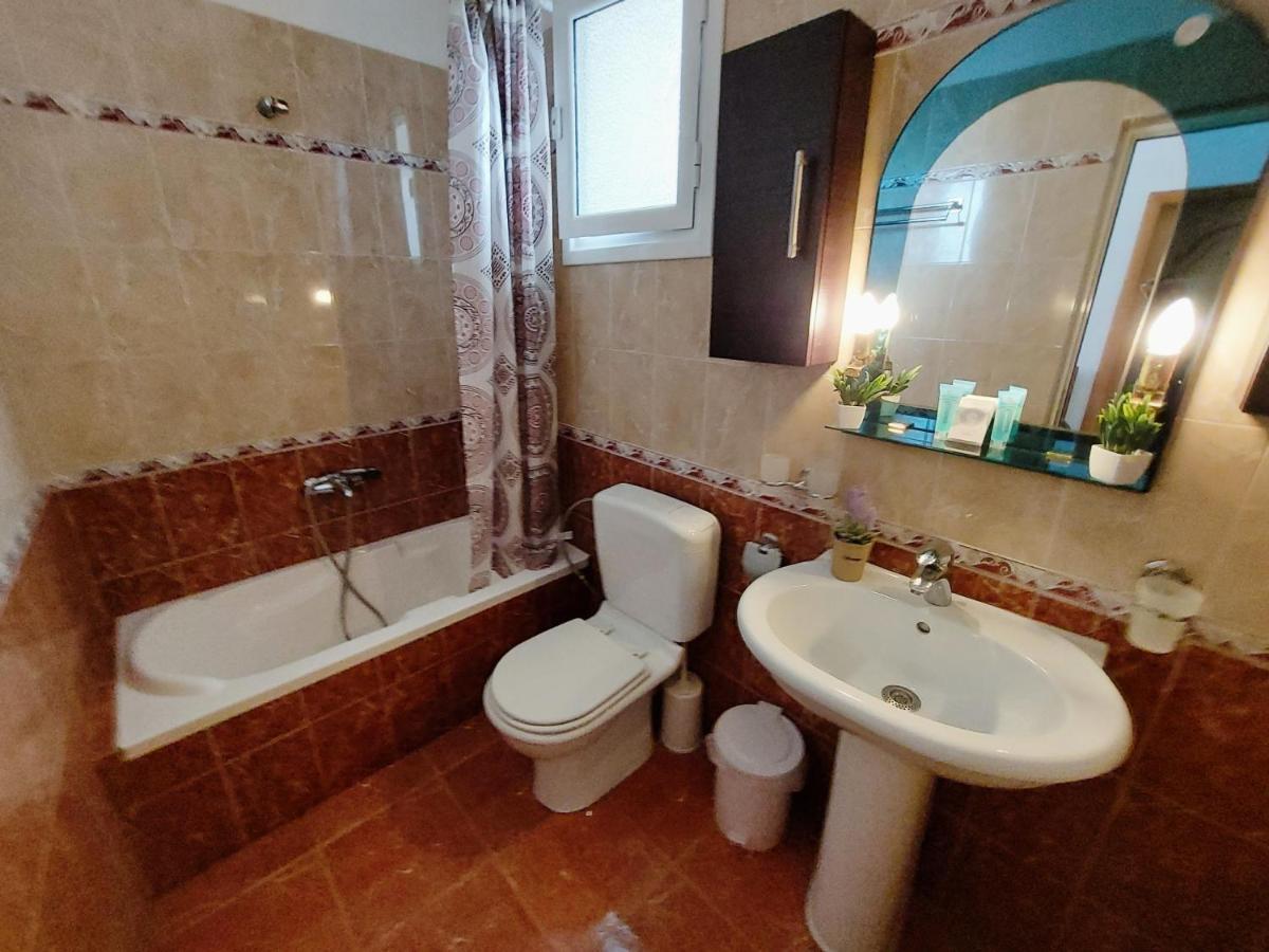 Orange Guest House Dhermi Bagian luar foto