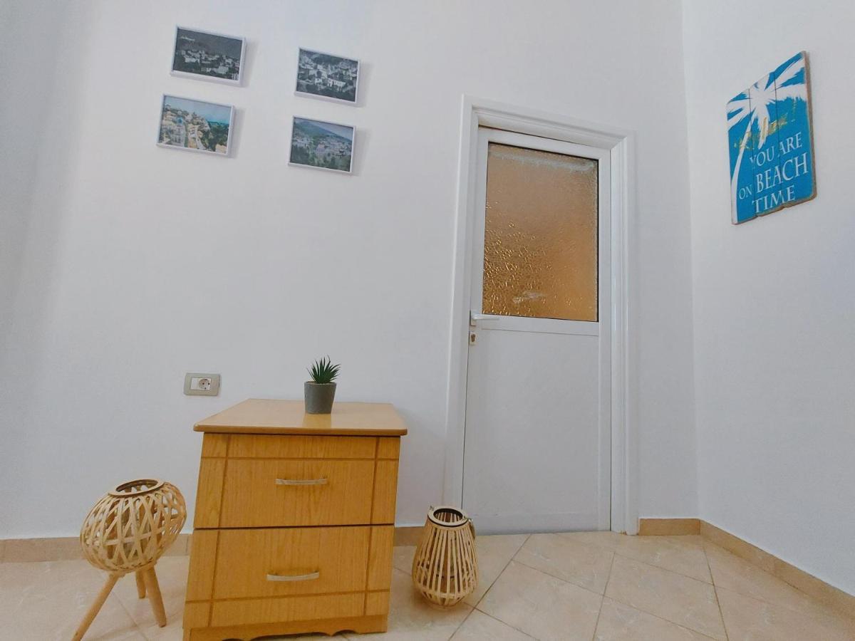 Orange Guest House Dhermi Bagian luar foto