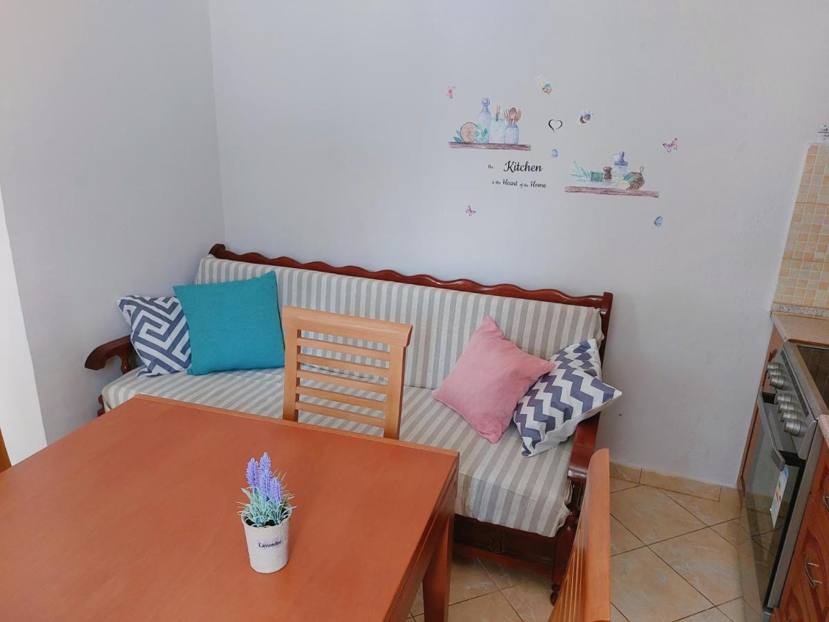 Orange Guest House Dhermi Bagian luar foto