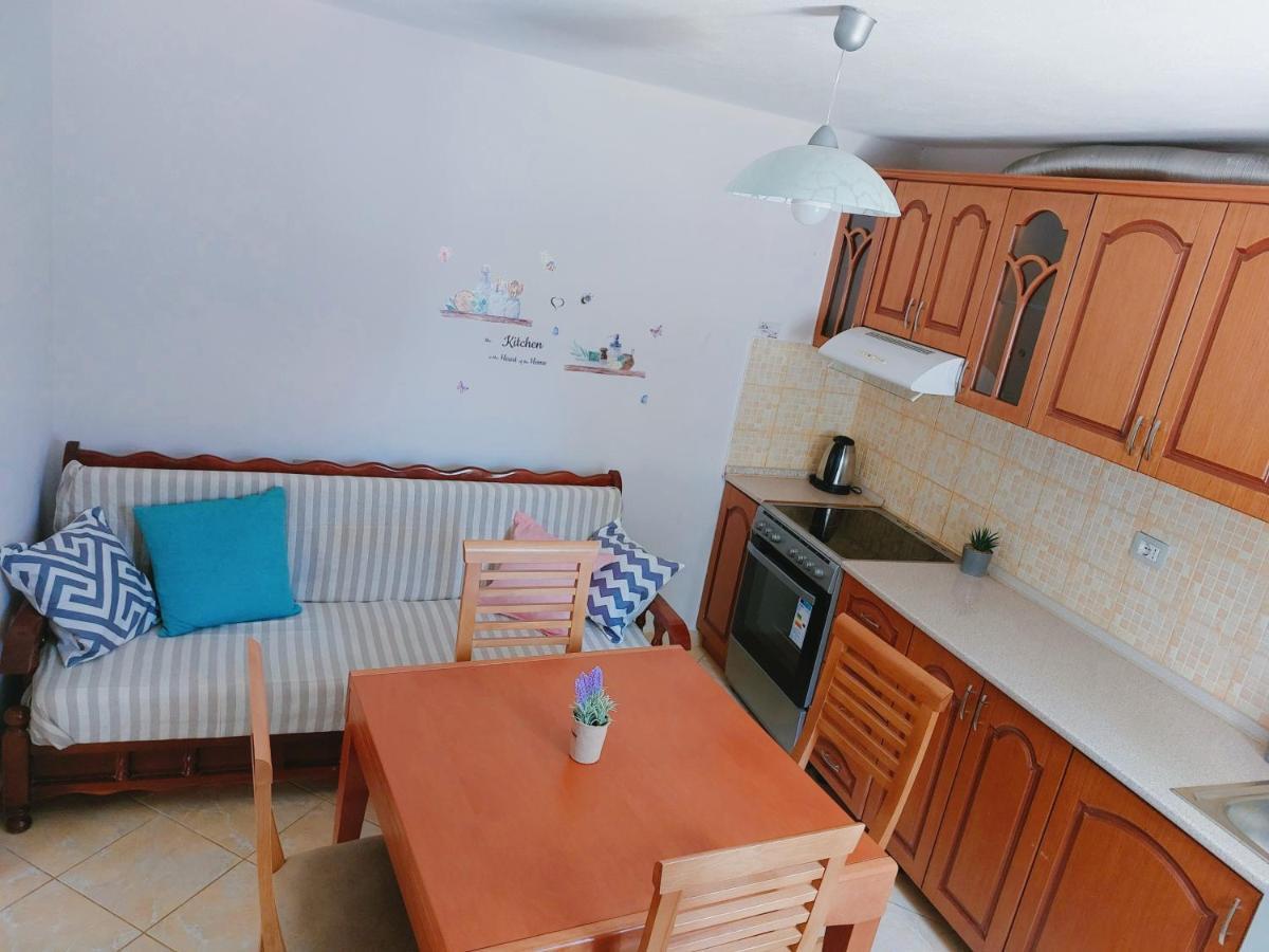 Orange Guest House Dhermi Bagian luar foto